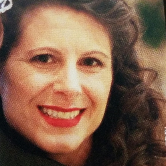 Meet your Posher, Jennifer - Picture 1 of 1